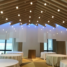 W大阪の画像｜結婚式はこちらのお部屋。レイアウトやライトの色味はアレンジできるそう。
