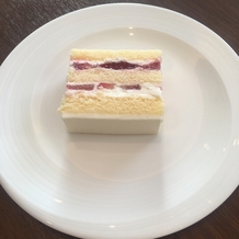 霞山会館（ＫＡＺＡＮ　ＫＡＩＫＡＮ）の画像｜苺のショートケーキ
