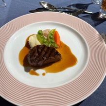 ホテル日航高知旭ロイヤルの画像｜洋食コースのお肉料理です。温かい状態で提供いただき、味付けやお肉のやわらかさもゲストに好評でした。