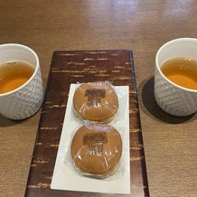 高宮庭園茶寮の画像｜フェアの際に提供されたどら焼きとお茶