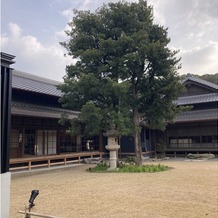 高宮庭園茶寮の画像｜披露宴会場から見えるお庭です