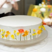 Ｌ２１２６の画像｜一段、生花装飾のウェディングケーキ