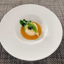 Central Terrace TOKYOの画像｜帆立貝のムースにワタリガニのスープがかかっていてすごく美味しすぎました