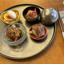 ＴＨＥ　ＭＡＲＫ　ＧＲＡＮＤ　ＨＯＴＥＬの画像｜前菜の料理です