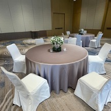 ウェスティンホテル横浜の画像｜披露宴会場のテーブルです。