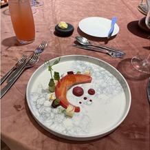 ヒルトン広島の画像｜前菜でサーモンが出てきた。美味しいの一言。
