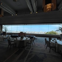 Hilltop Resort YAMANOUE（ヒルトップリゾート 福岡内）の画像｜天井高8mと大パノラマの窓が圧巻でした