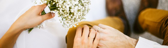 指によって意味が変わる 結婚指輪 婚約指輪はどの位置にはめる 結婚指輪 婚約指輪 ゼクシィ