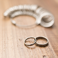 しっかりプロポーズ準備 婚約指輪の購入前に知っておきたい6つのこと 結婚指輪 婚約指輪 ゼクシィ