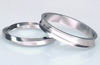 婚約指輪、結婚指輪には軽量でおすすめ！パラジウムのリング