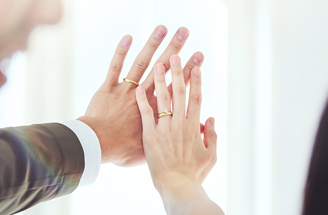 婚約指輪と結婚指輪の違い 結婚指輪 婚約指輪 ゼクシィ