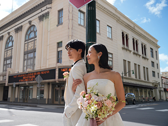 ザ・テラス バイ・ザ・シー　カウイチャペル:少し足をのばしていく、フォトツアーも。歴史ある名建築が並ぶダウンタウンエリアでレトロな撮影も楽しめる