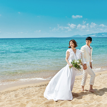 瀬良垣島教会／アールイズ・ウエディングの写真