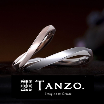 ＴＡＮＺＯ．（鍛造指輪）：人気の面取りデザインの結婚指輪。緩やかなウェーブと面取り加工で柔らかさを表現