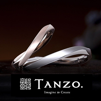 ＴＡＮＺＯ．（鍛造指輪）：人気の面取りデザインの結婚指輪。緩やかなウェーブと面取り加工で柔らかさを表現