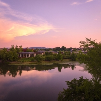 IRIS WATER TERRACE AYAMEIKE