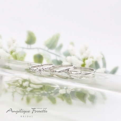 脇石にマーキスカットのダイヤモンドを使用したお洒落で大人っぽい