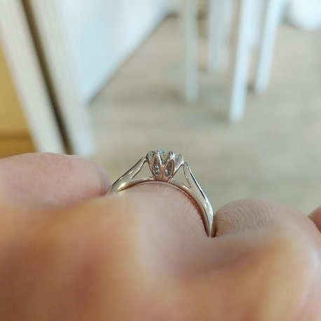 10万5千円】プラチナ950ハードのシンプルな美しい婚約指輪｜アンジェ