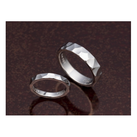 鎚目／つちめ＞側面平 pt 鎚目リングをソリッドに仕立てたリング｜ichi