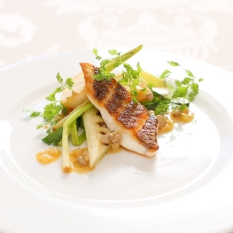 スタイリッシュウェディング　ヴィーナスコート　佐久平