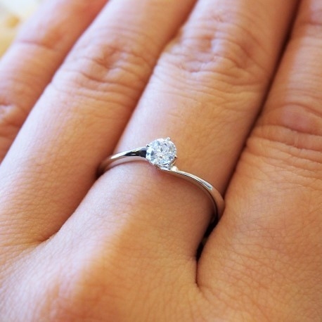 最高カットのダイヤ婚約指輪が12万円から】ウェーブソリティアリングが ...