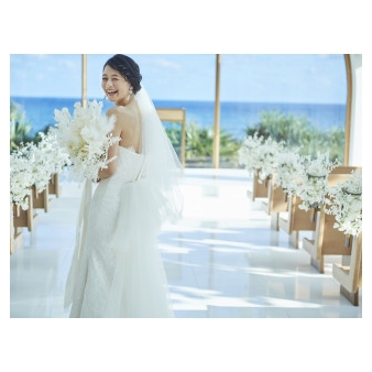 ザ・ギノザリゾート　美らの教会／アールイズ・ウエディング：【卒花人気☆】美ら海の水平線を眺めながら叶えるウエディング：
