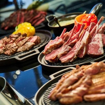 ザ・ギノザリゾート　美らの教会／アールイズ・ウエディング：☆ビュッフェ付き☆【沖縄店】琉球ホテル名城ランチ付きフェア：