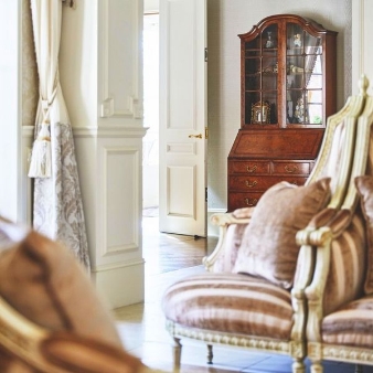 ネオス・ミラベル