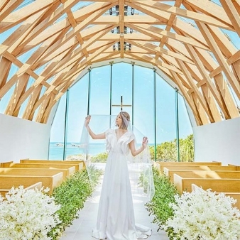 瀬良垣島教会／アールイズ・ウエディング：迷ったらこれ【4月限定】自慢のチャペルをお得にご紹介フェア：