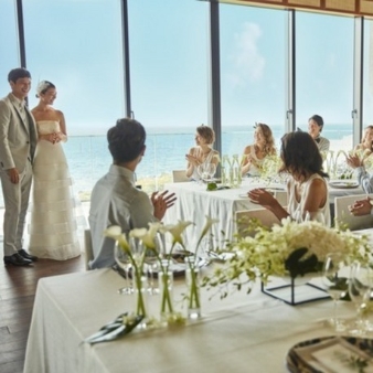 瀬良垣島教会/アールイズ・ウエディング:【大人数プランOK!】ゲストと楽しむ憧れのリゾートウェディング: