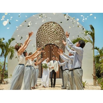 瀬良垣島教会／アールイズ・ウエディング：☆ビュッフェ付き☆【沖縄店】琉球ホテル名城ランチ付きフェア：