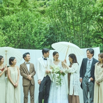 軽井沢 閑聖の杜(KARUIZAWA KANSEI NO MORI):初めてでも安心!リゾ婚準備スタート相談会≪オンライン開催≫:2027年春、軽井沢の心地よい自然に溶け込む邸宅が誕生。オープンに先駆けて、完成予想図や動画にてご案内。軽井沢駅から徒歩5分。木漏れ日や風を感じ、美食や滞在まで愉しむ、軽井沢ならではのリゾートウエディングです。