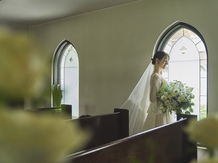 旧軽井沢礼拝堂 旧軽井沢ホテル音羽ノ森：自然光が柔らかく差し込むアンティークな礼拝堂