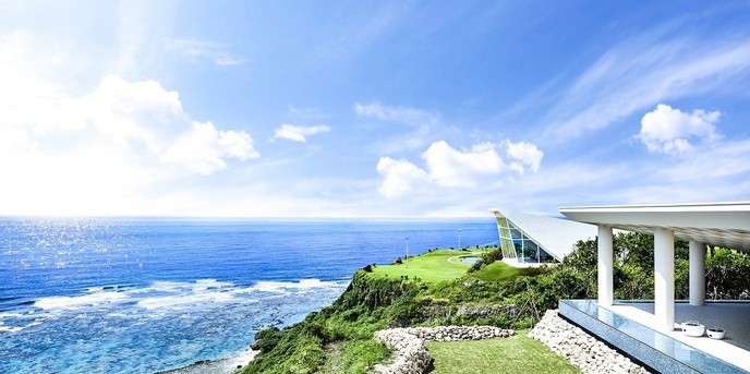 サザンチャペル／KIRANAH RESORT（キラナリゾート）沖縄：海はもちろん、緑豊かなグリーンも感じられる手つかずの自然残る南部エリアにニューオープン！