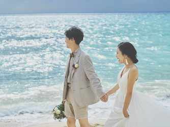 THE SURF SEASIDE SCENE MIYAKOJIMA（ザ・サーフ シーサイドシーン宮古島）：宮古のビーチならではの色鮮やかな思い出を残すことができます