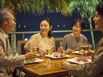 ムーンビーチセレクション／ワタベウェディング：挙式前夜も家族で食事を