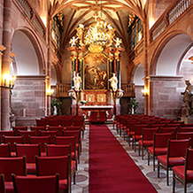 ハイデルベルク城：天使の像と「ヨハネの洗礼」が美しい教会内でのウエディング