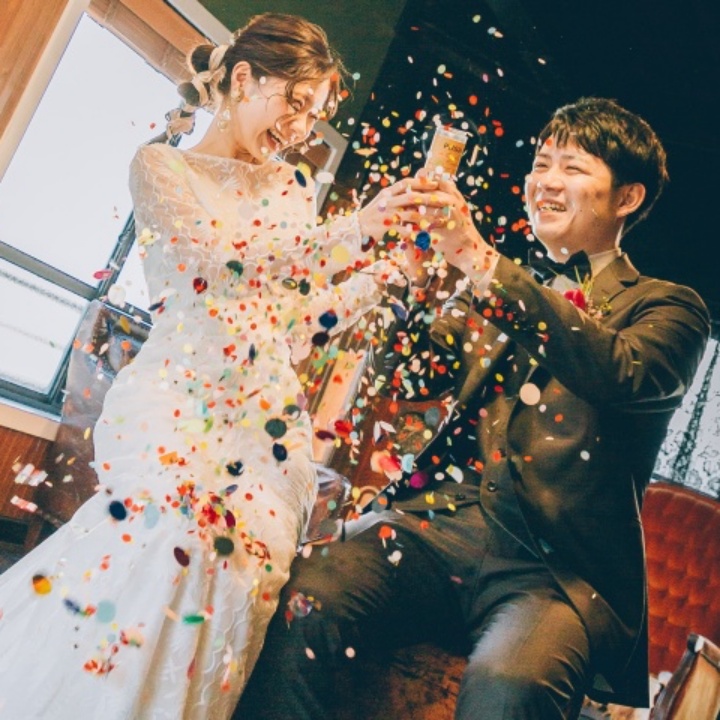 フラワーシャワー以外も♪結婚式＆挙式でしたい！ウエディングシャワー演出｜ゼクシィ