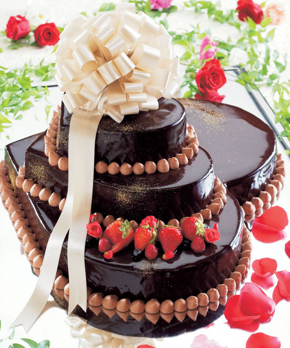 ブルーミントンヒルのプランナーブログ 上品なのにかわいいチョコレートのウエディングケーキ ビター スイート がテーマのパーティ会場 結婚式場 ウエディング 挙式 ブライダル ゼクシィ