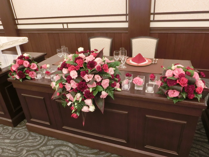 ホテルモントレ大阪のプランナーブログ 赤とピンクの装花 結婚式場 ウエディング 挙式 ブライダル ゼクシィ