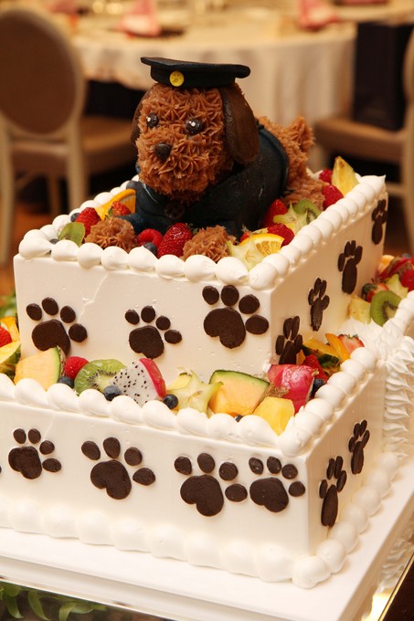 ホテルモントレ京都のプランナーブログ 犬のおまわりさんのウエディングケーキ 結婚式場 ウエディング 挙式 ブライダル ゼクシィ
