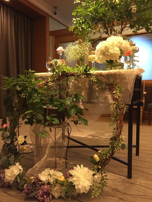 ホテルモントレ ラ スール大阪のプランナーブログ ブライダルサロンの装花 結婚式場 ウエディング 挙式 ブライダル ゼクシィ