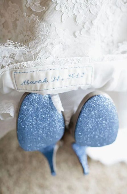 d3c4156c20d5dd785dfe92407befc374--wedding-shoes-blue-sparkly-wedding-dress.jpg