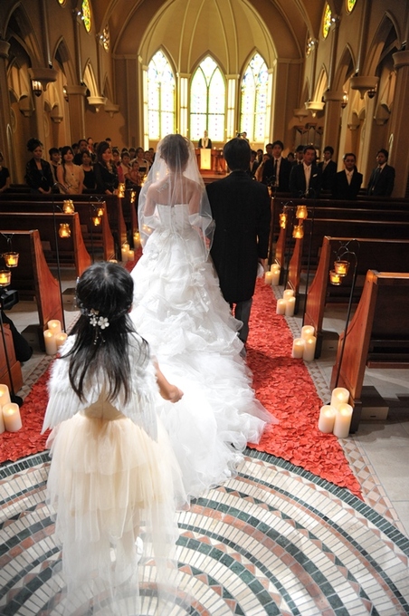 ピアザ ララ ルーチェのプランナーブログ バージンロードは誰と歩く 結婚式場 ウエディング 挙式 ブライダル ゼクシィ