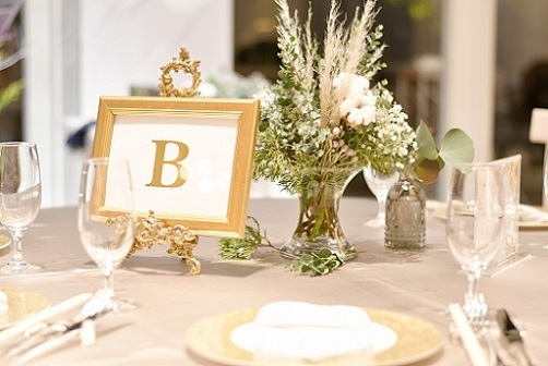 ハウス オブ ベルヴィ白河のプランナーブログ 12 7 ゲストテーブル装花 結婚式場 ウエディング 挙式 ブライダル ゼクシィ