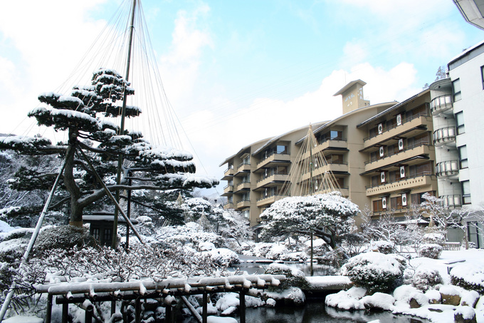 雪の晴天と水月園.JPG