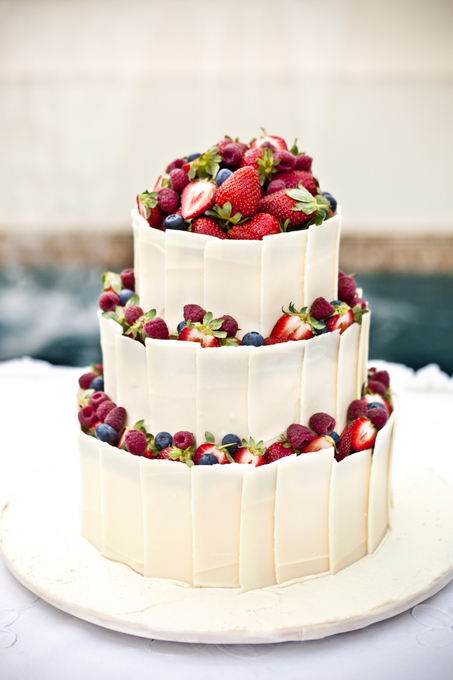 ヴェルジェくらしきのプランナーブログ 美味しくて可愛い ミックスベリーのウェディングケーキ 結婚式場 ウエディング 挙式 ブライダル ゼクシィ