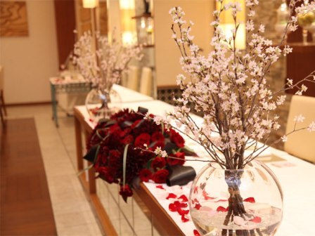 ロイヤル セント ヨークのプランナーブログ 桜を使ったテーブルコーディネート プランナーブログ 結婚 式場 ウエディング 挙式 ブライダル ゼクシィ
