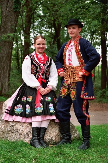 ポーランド　民族衣装.jpg