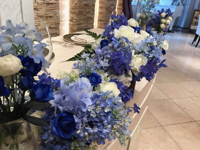 最新結婚式 テーブル 花 青 すべての美しい花の画像